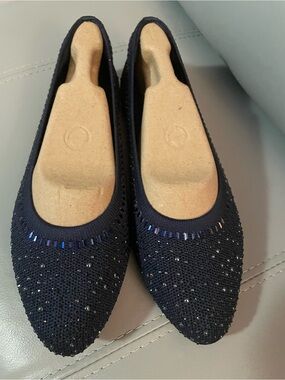 Skechers 7 1/2 Beaded Navy Flats